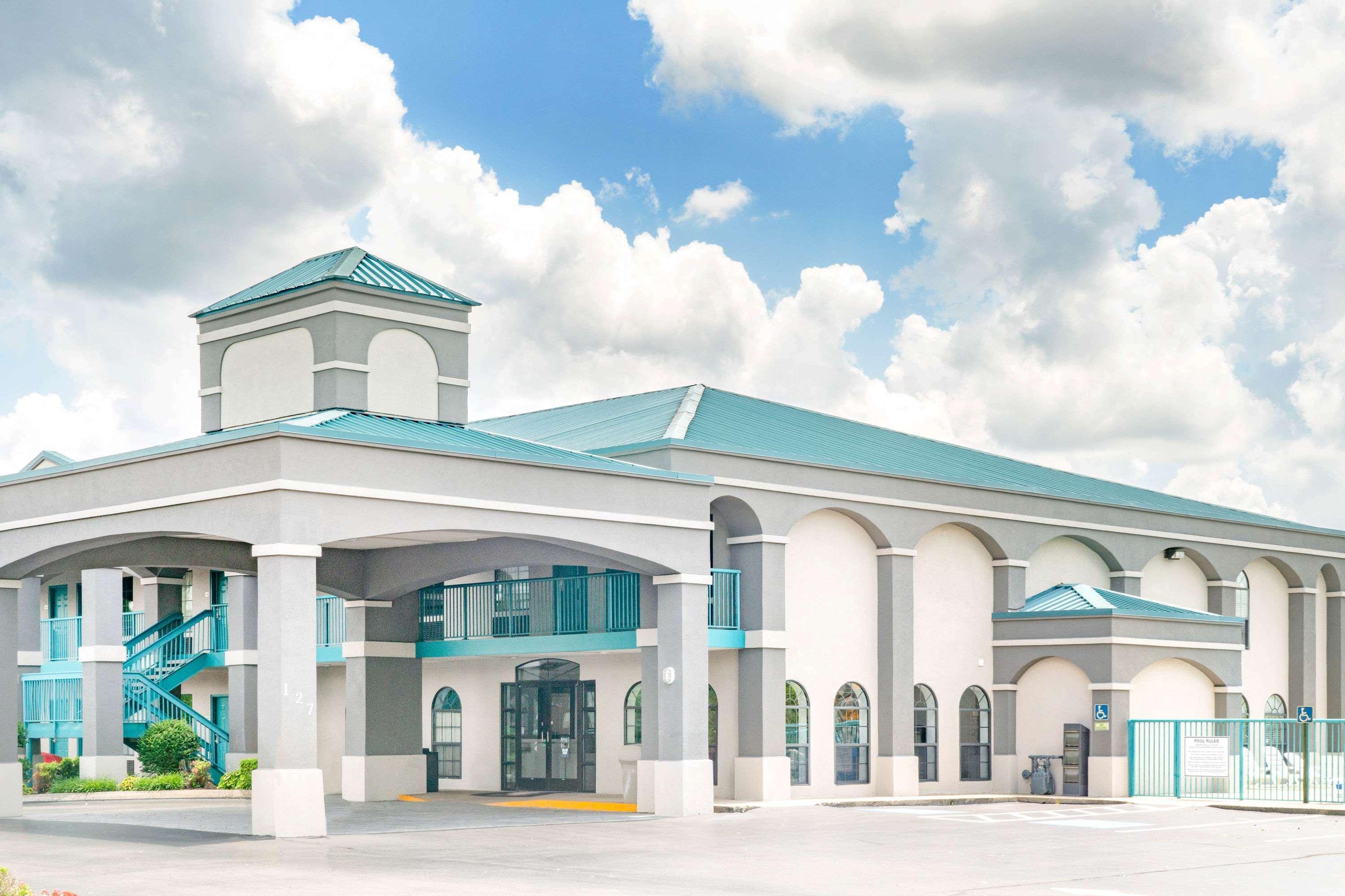 Super 8 By Wyndham Murfreesboro Exteriör bild